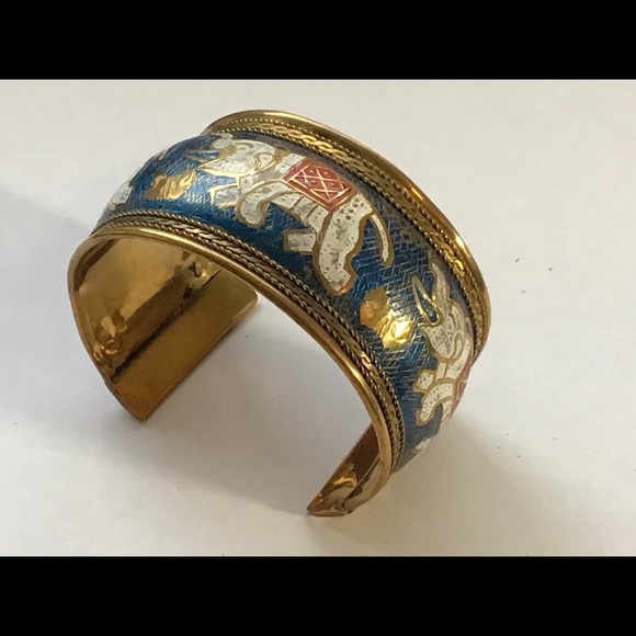 Free Shipping Cuff Bracelet Etched Elephant Theme - Picture 14 of 16